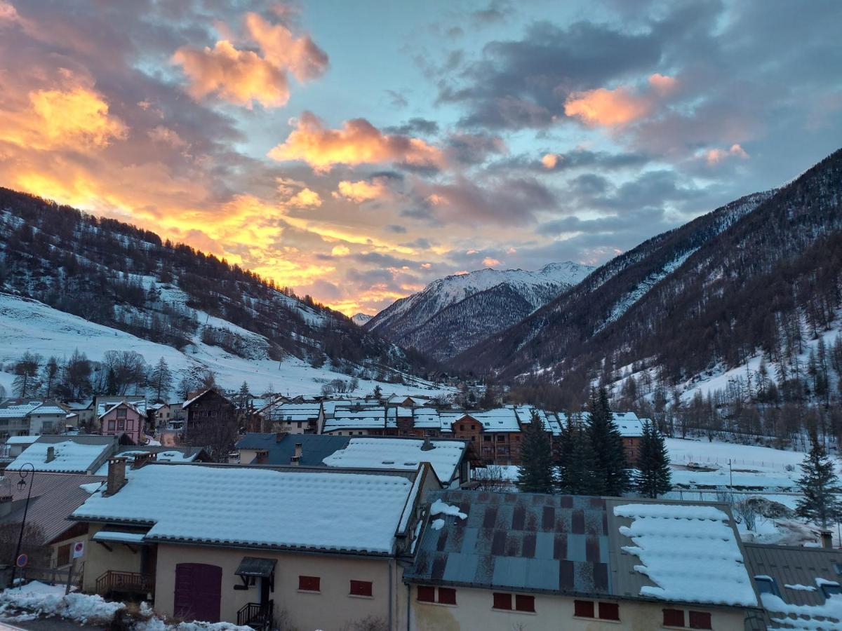 Appartement avec vue sur la montagne Abriès Extérieur photo